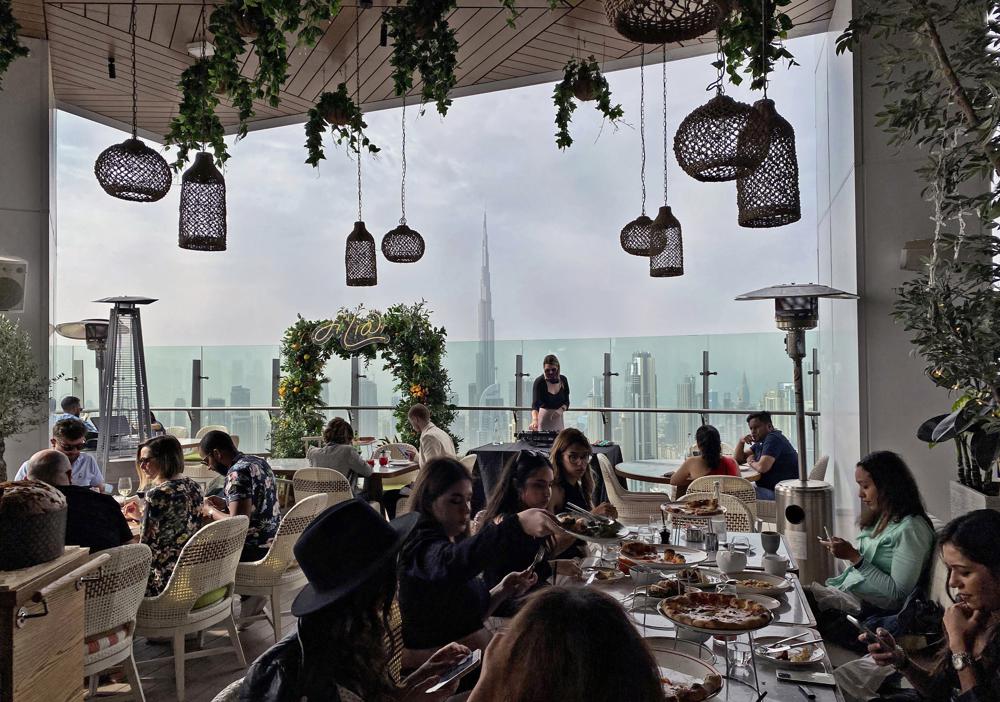 Party-hard Dubai ponders new workweek debate: When&rsquo;s brunch?
