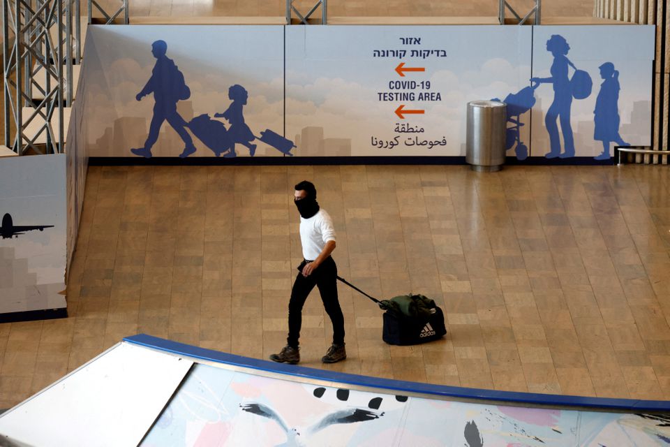 Israel to start reopening to foreigners, even as Omicron surges