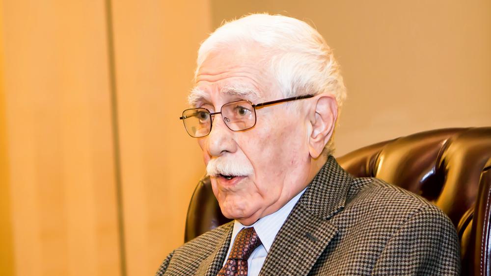 Iran&rsquo;s Iraj Pezeshkzad, who wrote &lsquo;My Uncle Napoleon,&rsquo; dies