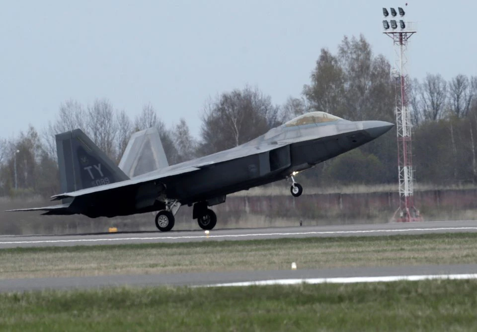 US F-22 fighter jets arrive in UAE following Huthi attacks