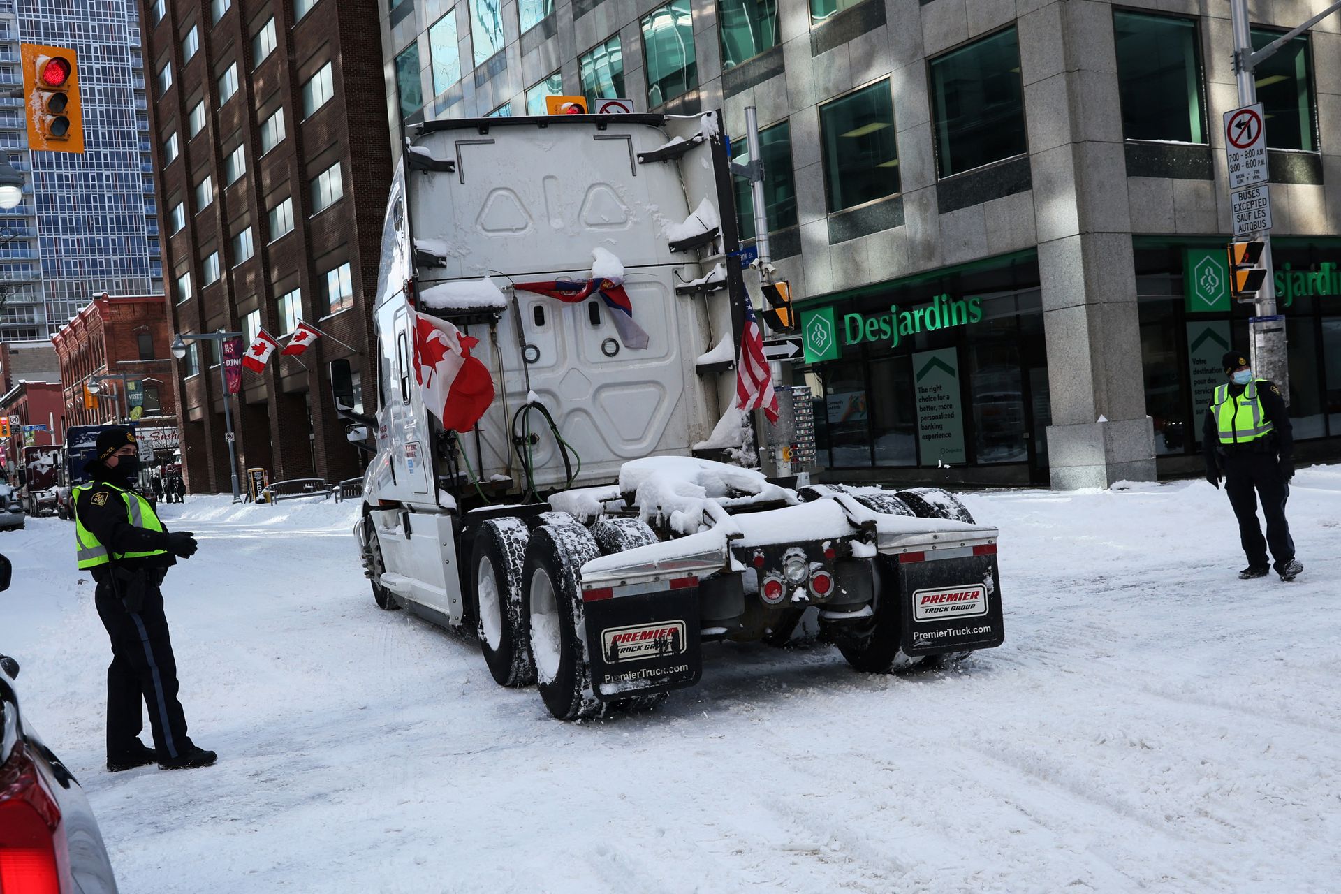Canadian police push to restore normality to the capital