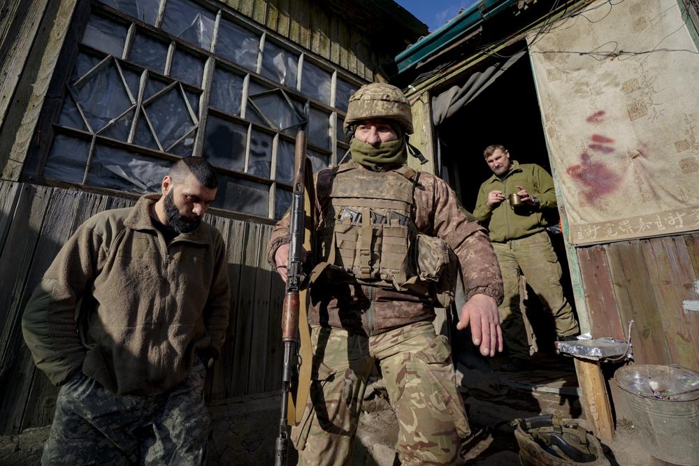 US says Russia closer to invading Ukraine, agrees to meeting