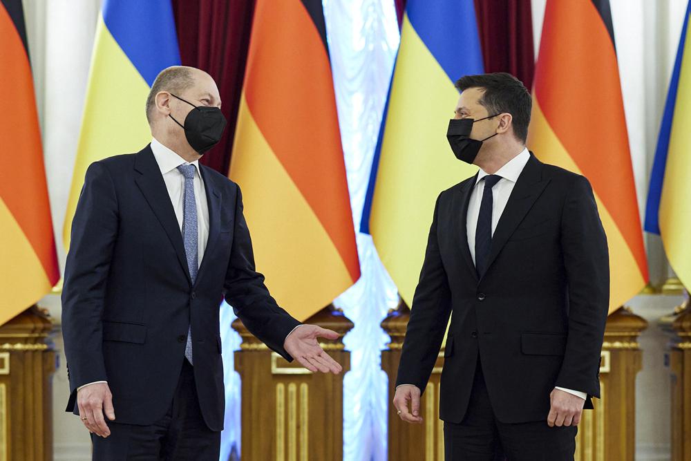 Russian FM urges more talks with West amid Ukraine tensions