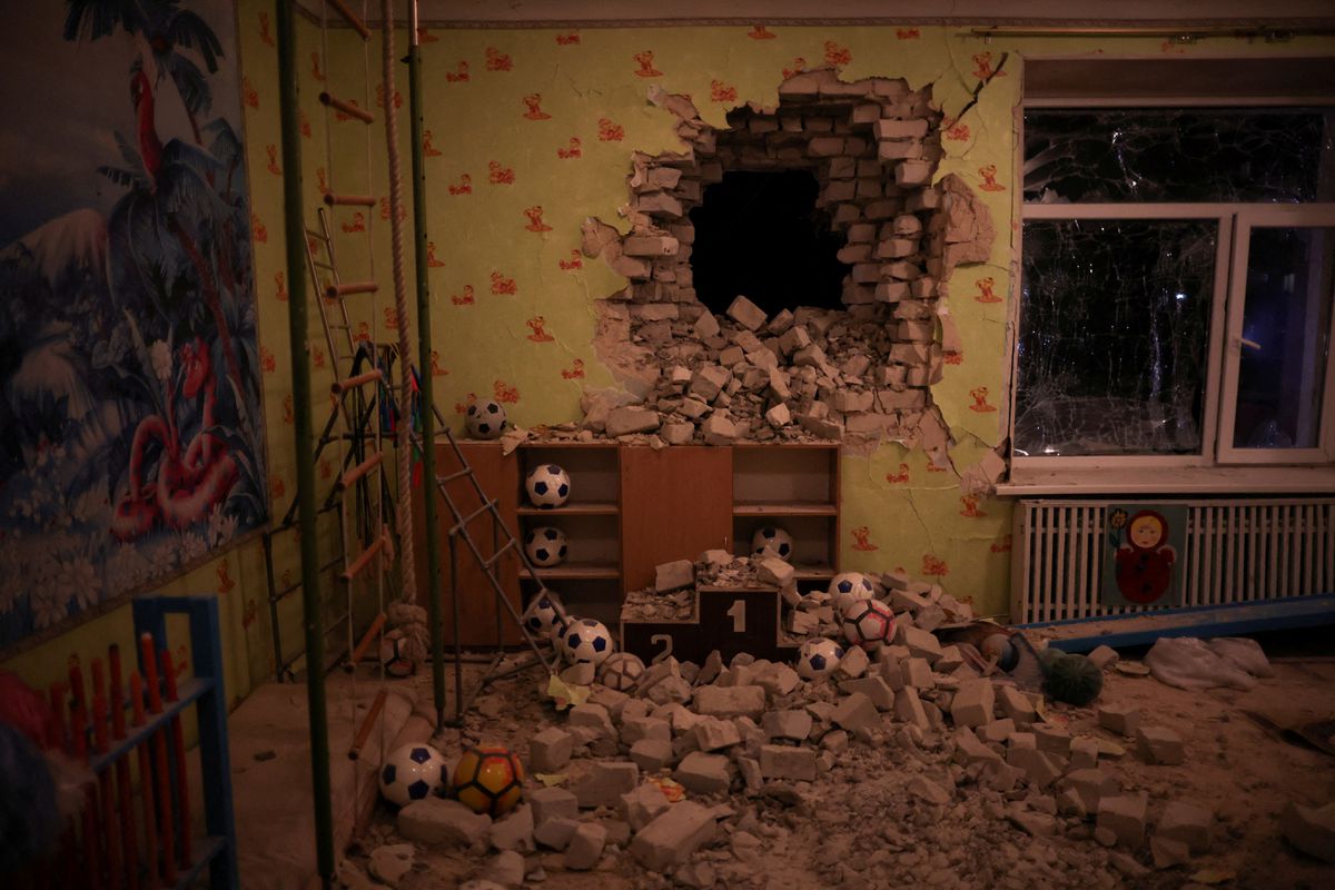 Rebels accuse Ukraine of shelling as Russian media reports tank withdrawals