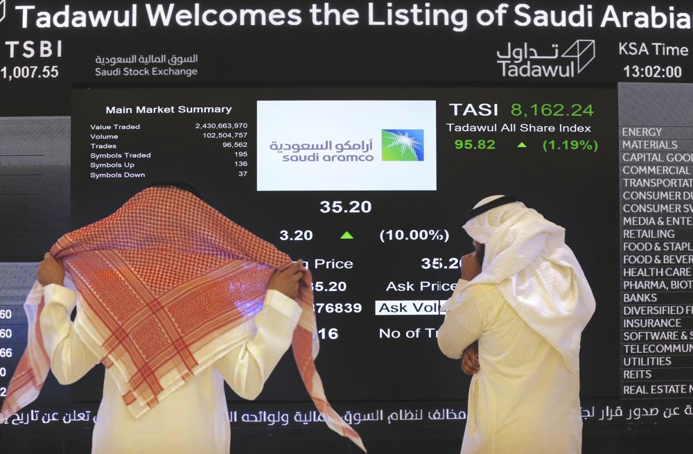 Saudi Arabia gives 4% of Aramco worth $80B to sovereign fund