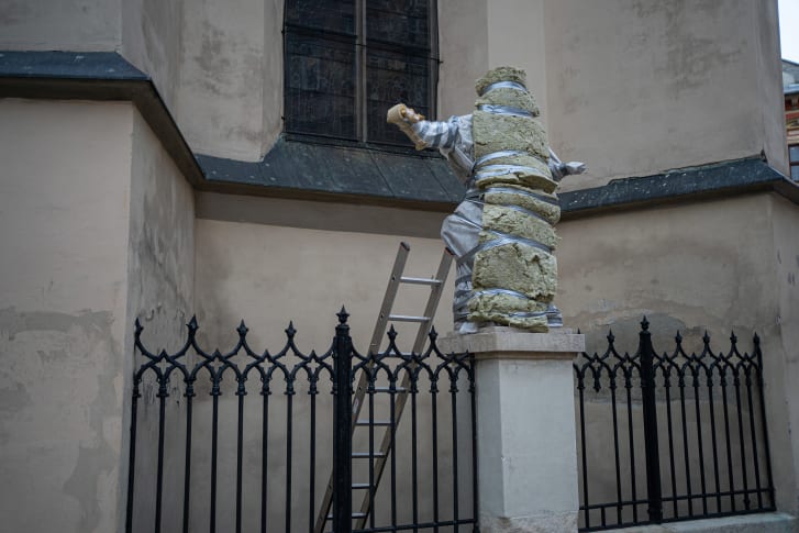 In Ukraine&rsquo;s cultural capital, residents are preparing to protect the city&rsquo;s heritage