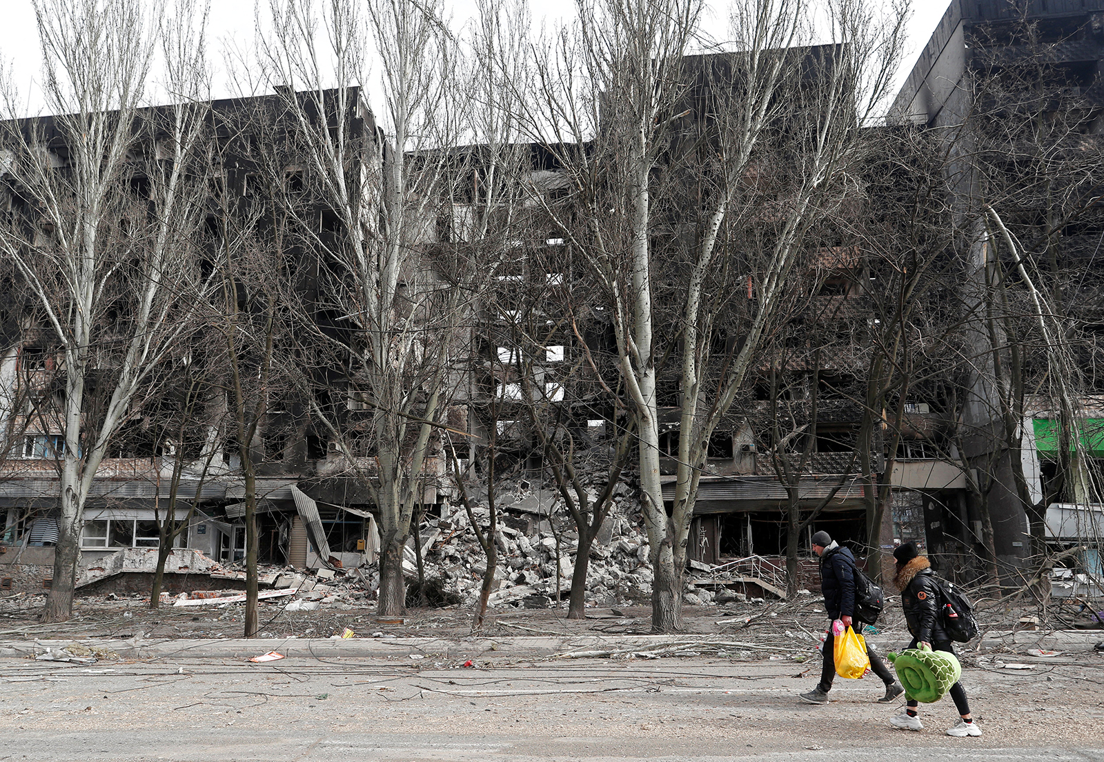 Aid supplies are not reaching Mariupol, city official says