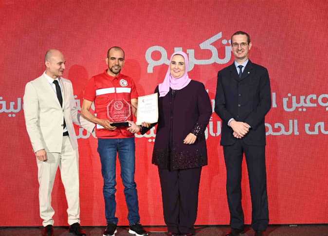 Egypt honors volunteers in international relief efforts on the Ukrainian-Polish borders