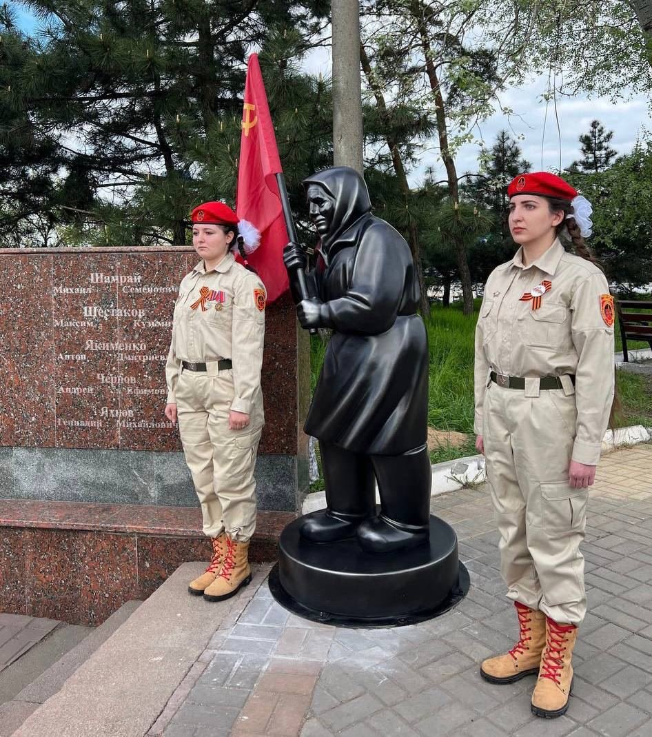 Images showing restoration of Soviet-era symbols in Mariupol posted by adviser to mayor