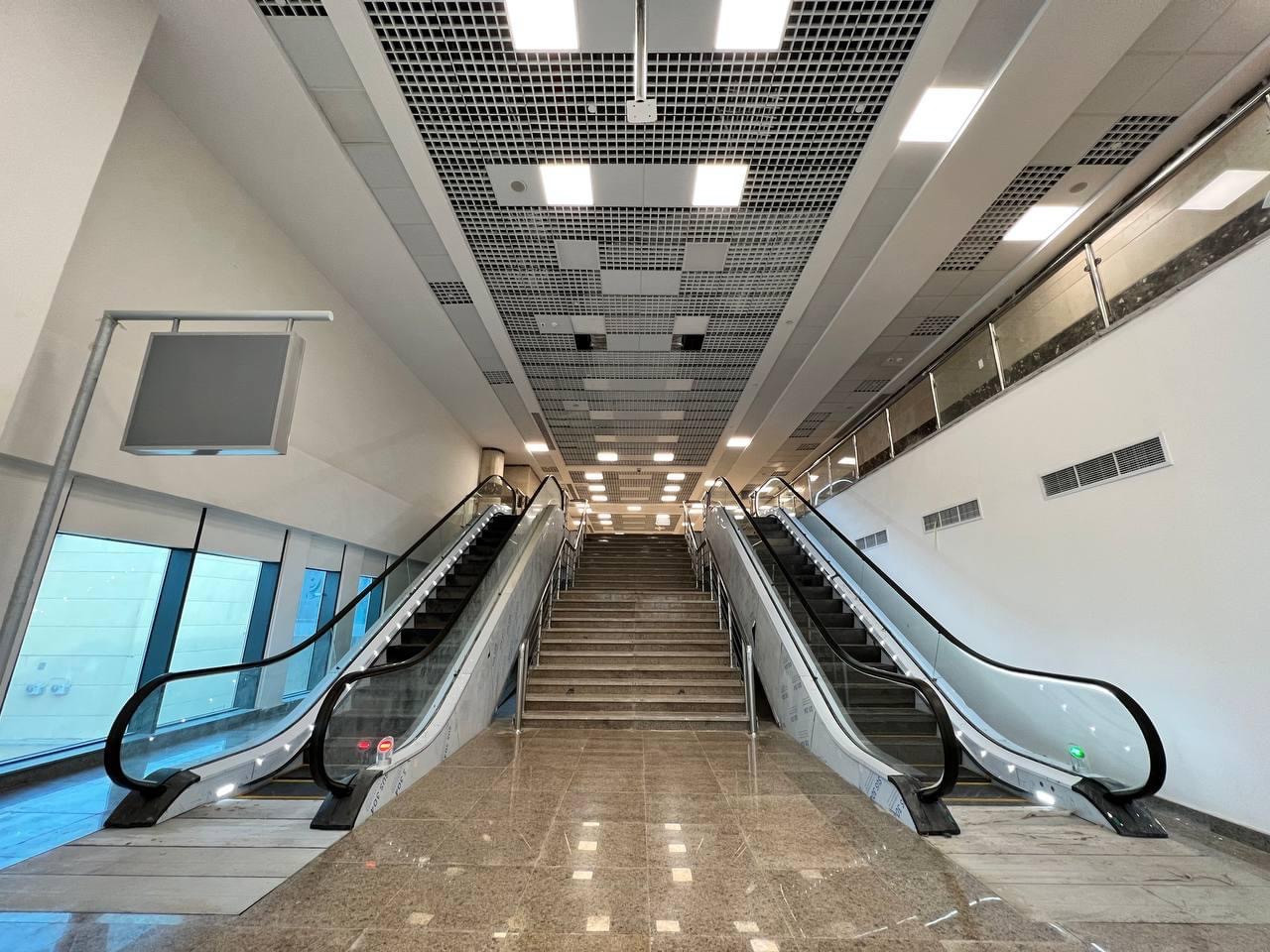 Sphinx International Airport escalator