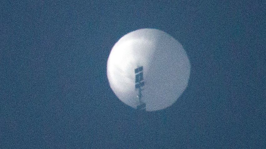 What is a suspected Chinese spy balloon doing above the US?