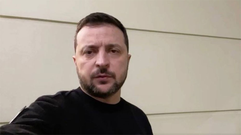 Ukrainian President Zelensky begins his official visit to Poland