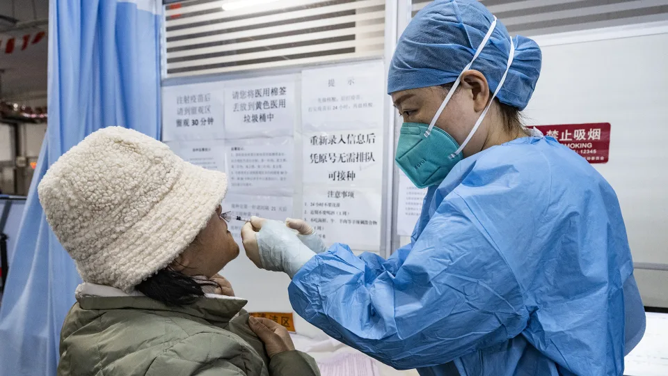 A new approach to a Covid-19 nasal vaccine shows early promise - Egypt ...