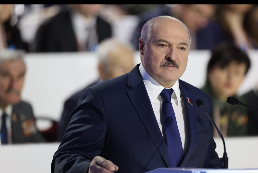 Belarusian President Lukashenko meets with Russian defense minister in Minsk, state media reports