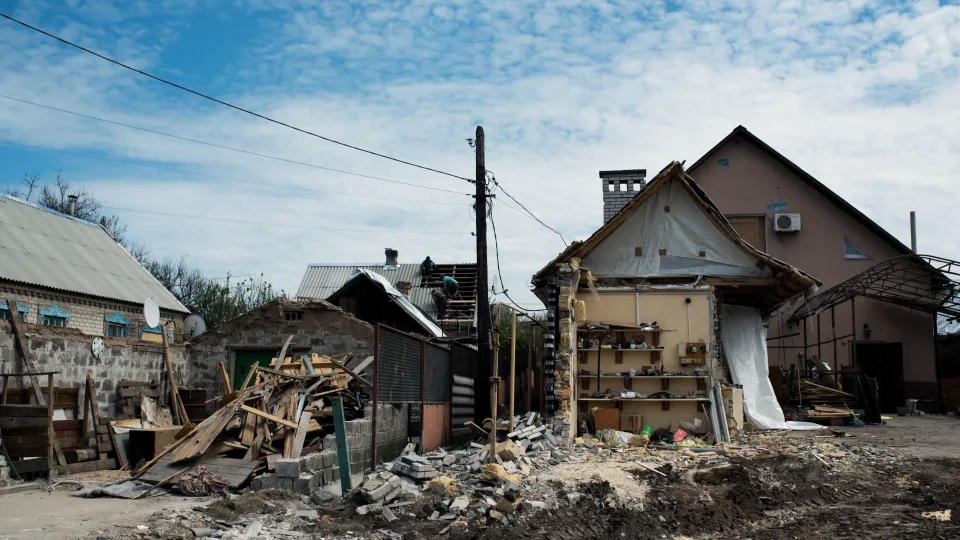 Evacuations from Zaporizhzhia renew concerns for nuclear power plant safety - Vimarsana News