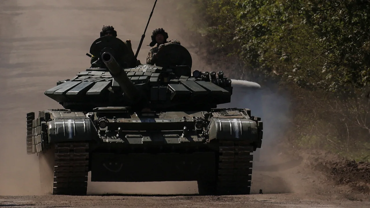 Two Russian Commanders Killed In Ukraine Fighting, Defense Ministry ...