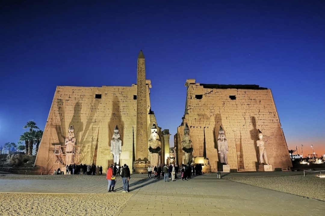 Authorities follow up on cashless payment system at Egypt&rsquo;s archeological sites