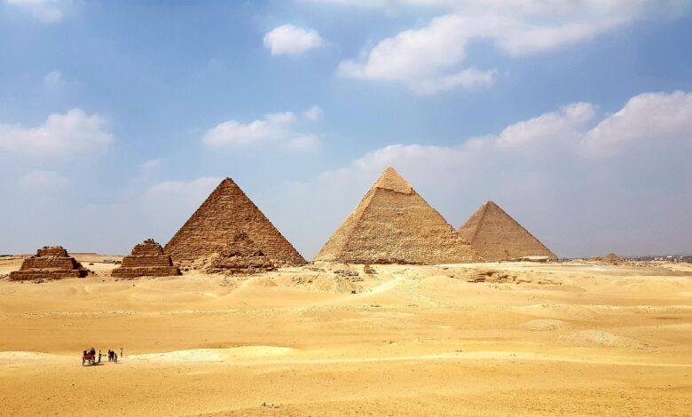 Giza Pyramids by Osama al-Sayed