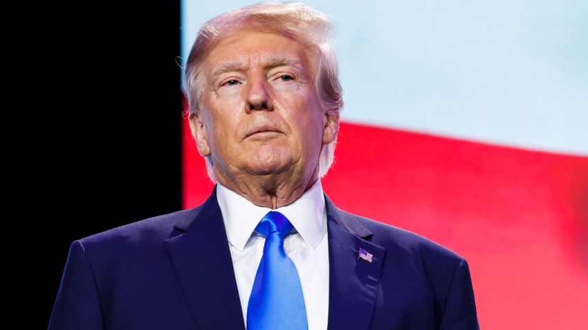 Appeals court pauses ruling that blocked Trump’s tariffs