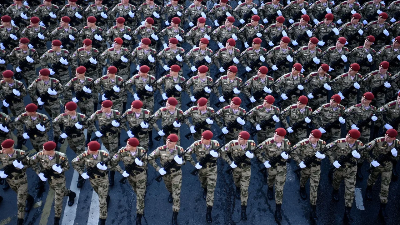 Russia to boost size of army by 15% to 1.32 million