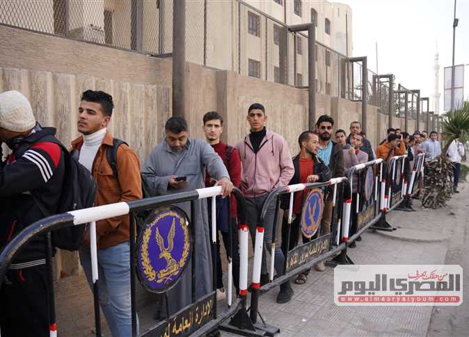 On final day of voting, thousands of Egyptians flock to elect their new president