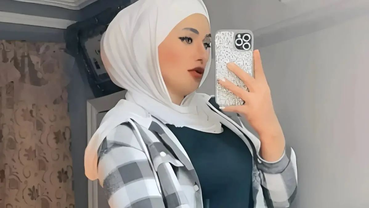 Egyptian TikTok influencer dies speeding her car over Herafeyeen Bridge Egyptian TikTok influencer dies speeding her car over Herafeyeen Bridge