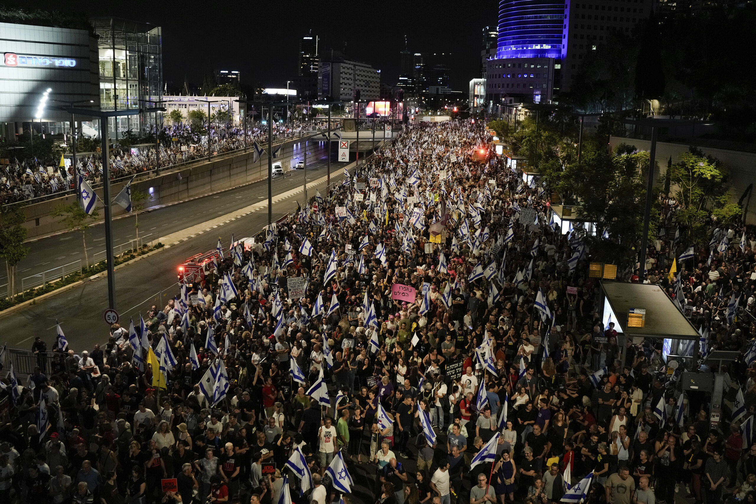 At least one person arrested during anti-government protests in Tel Aviv