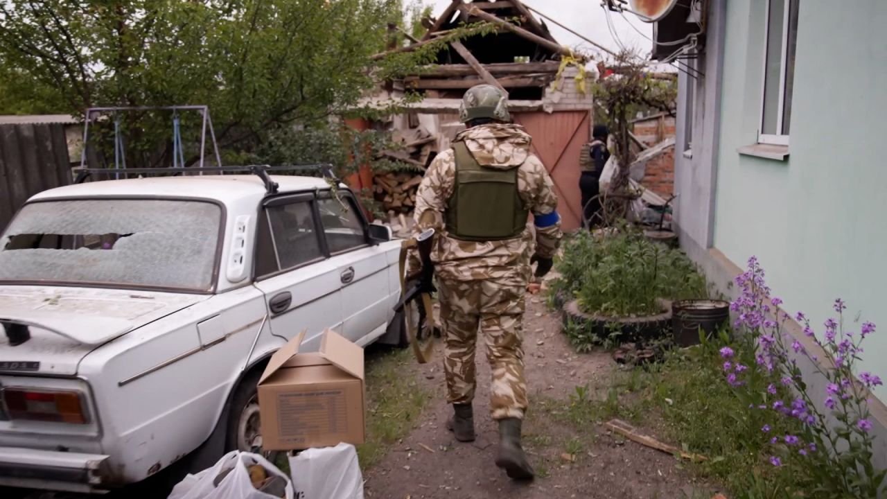 Police rush to rescue residents in Ukrainian border town threatened by Russian advance