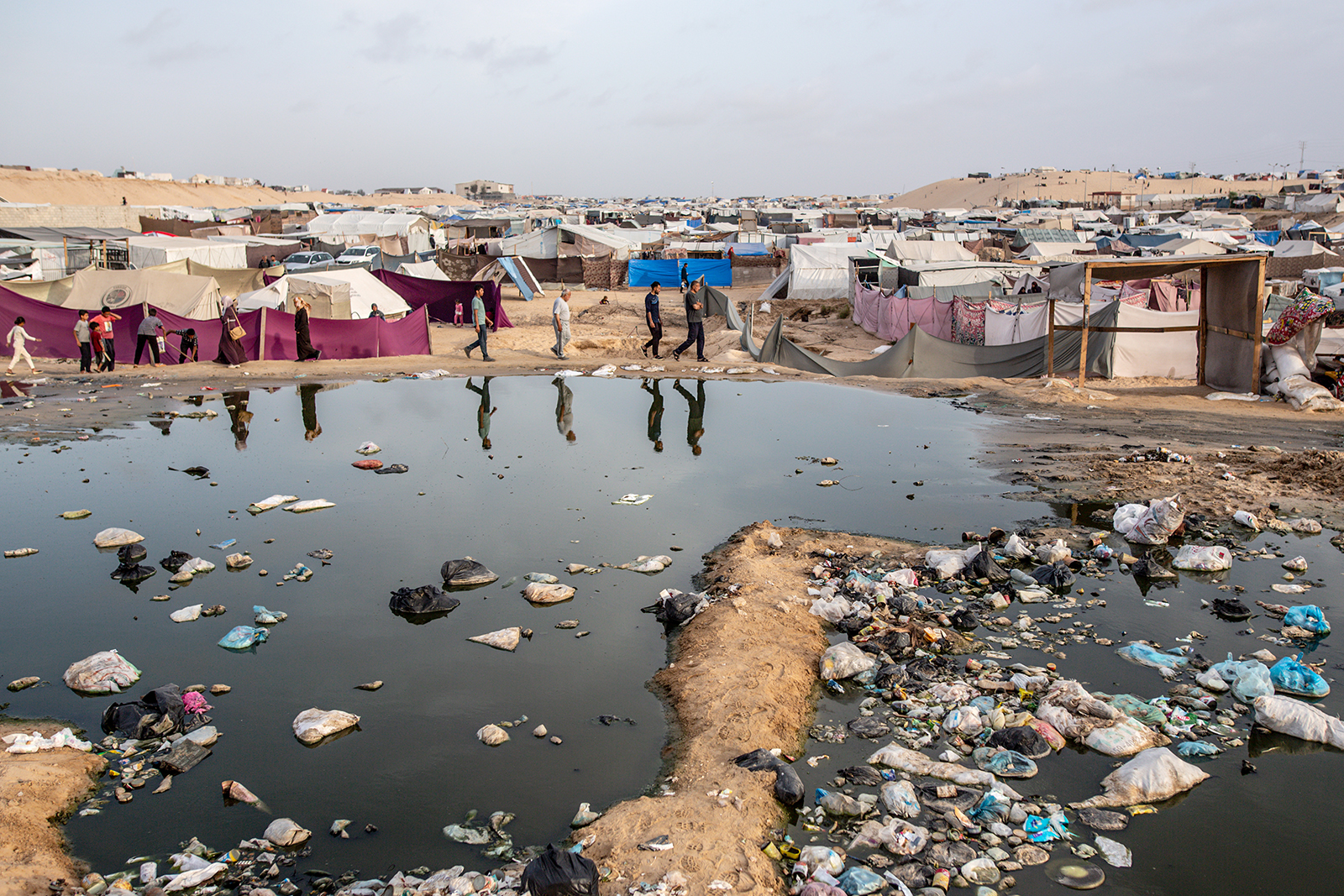 Tons of waste pose “catastrophic” risks in Gaza, UNRWA says