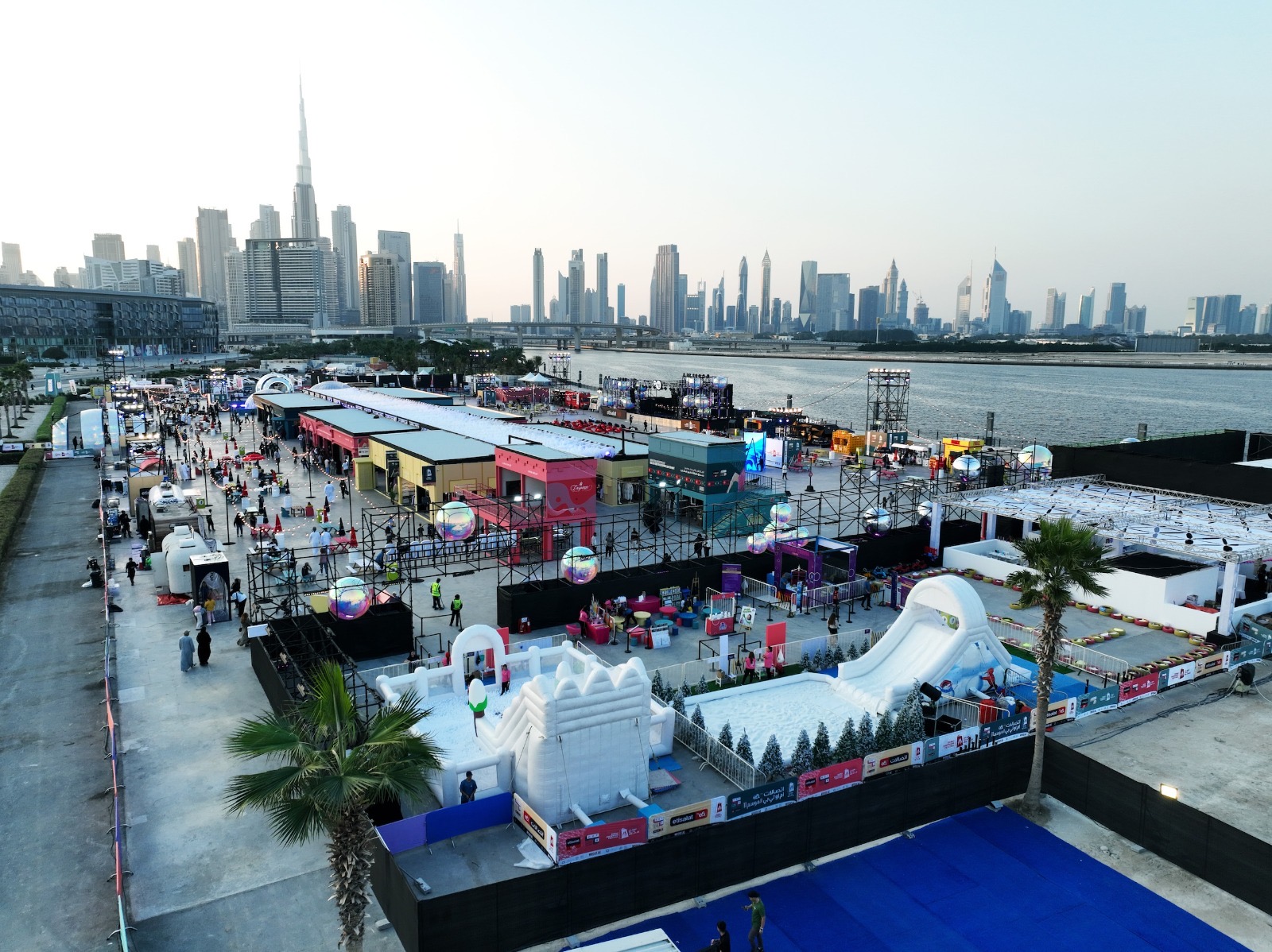 Your all-in-one hub: e& MOTB for shopping, dining, and vibes in Dubai