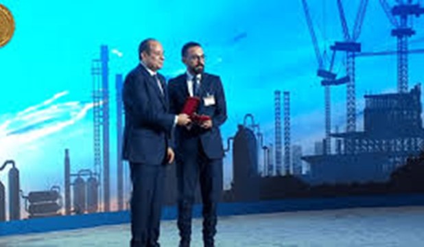 Sisi honors number of inspiring Egyptian workers