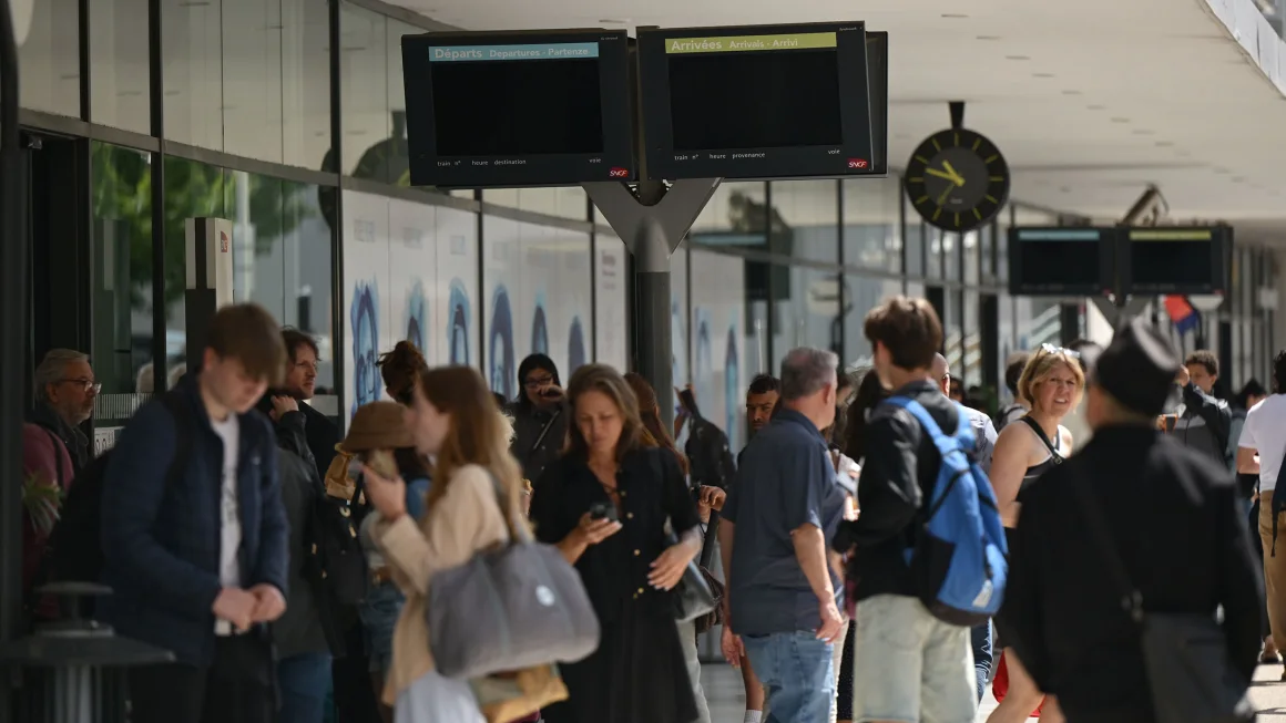 Cannes film festival impacted after major power cut hits southern France
