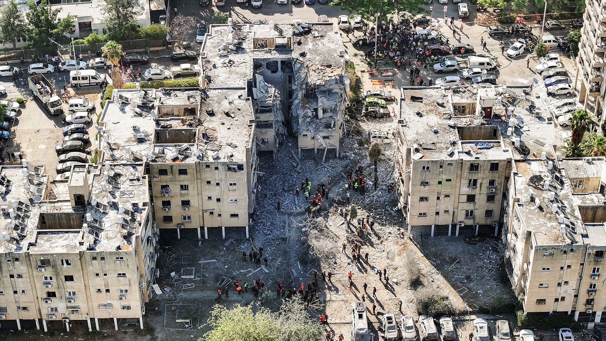 20-25 Iranian missiles trigger widespread air raid alerts in Israel
