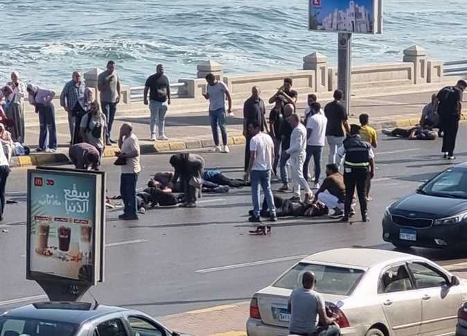 Video: Two killed, 7 injured as microbus runs over pedestrians in Alexandria Video: Two killed, 7 injured as microbus runs over pedestrians in Alexandria