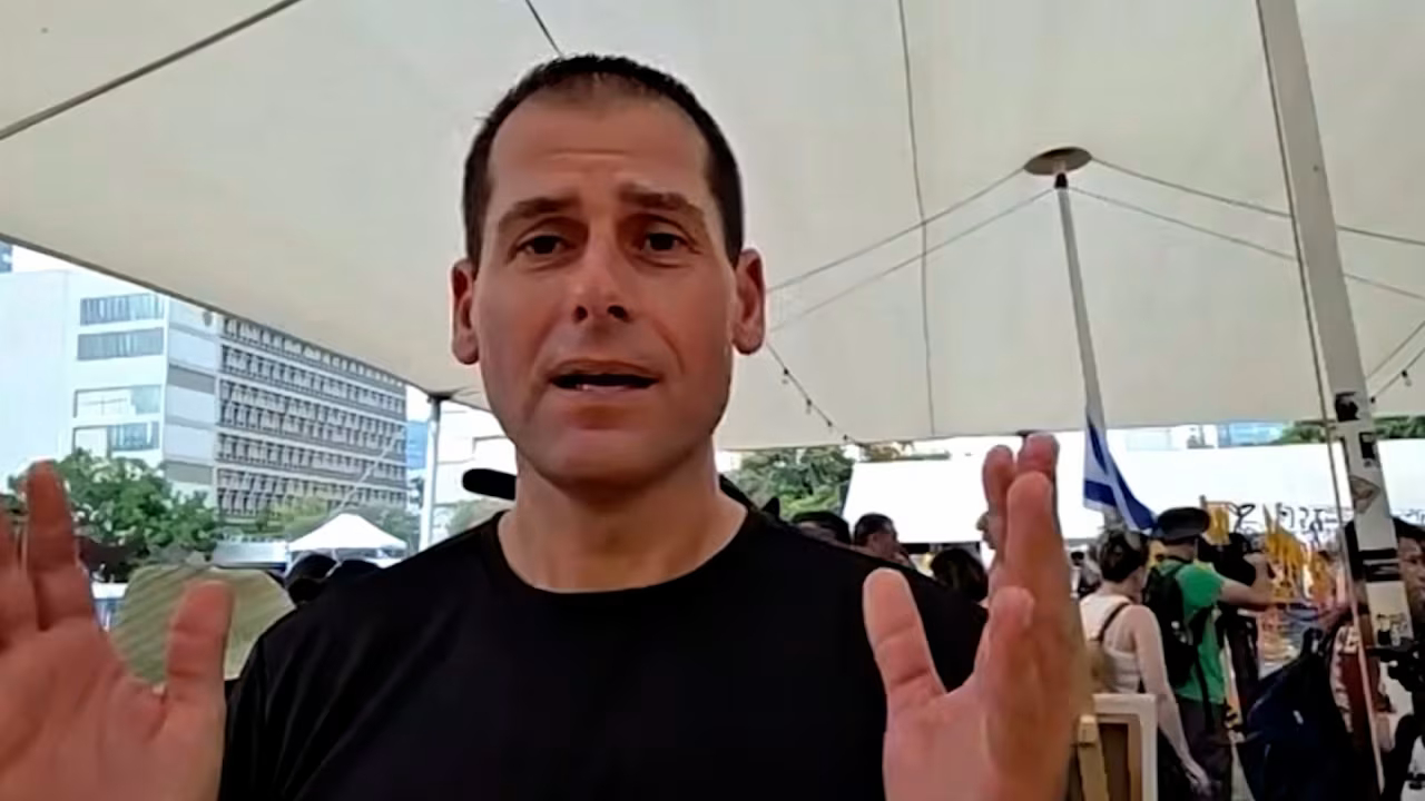 Protest leader demands ceasefire and says Netanyahu is trying to keep himself in office