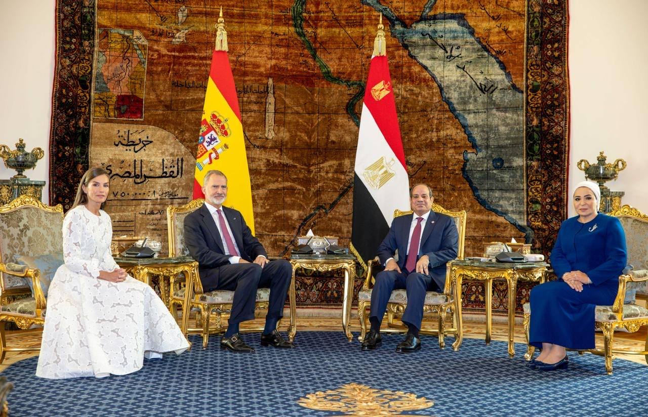 Photos: Egypt&rsquo;s First Lady thanks the King and Queen of Spain