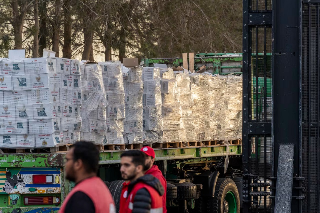 Hundreds of aid trucks moving toward Gaza on Sunday, Al-Qahera News reports