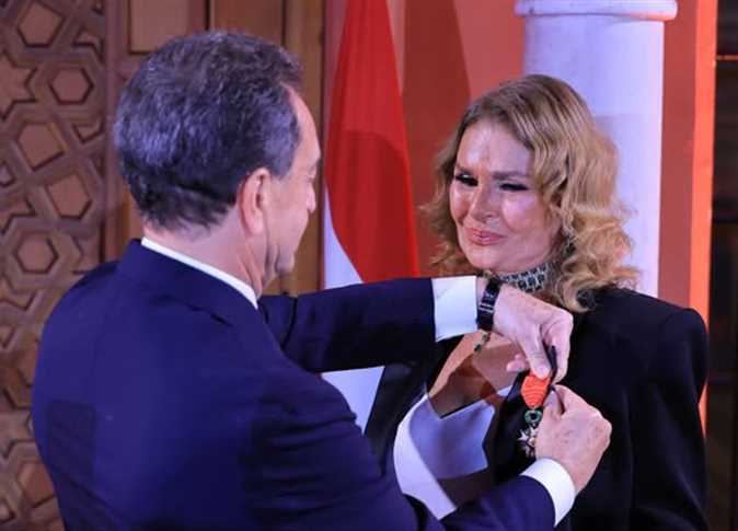 Egyptian actress Yousra receives Legion of Honor medal from France