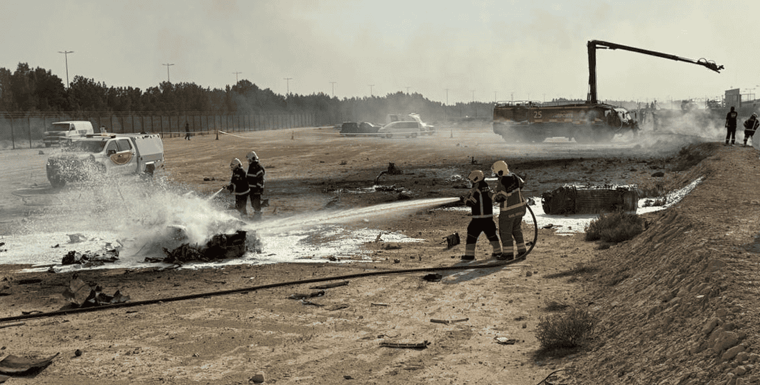 Pilot killed as India&rsquo;s Tejas fighter jet crashes during Dubai Airshow
