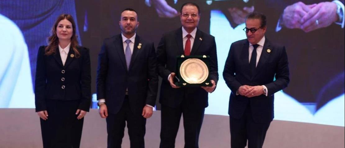 Arab health ministers honor Egyptian official with Arab Doctor award