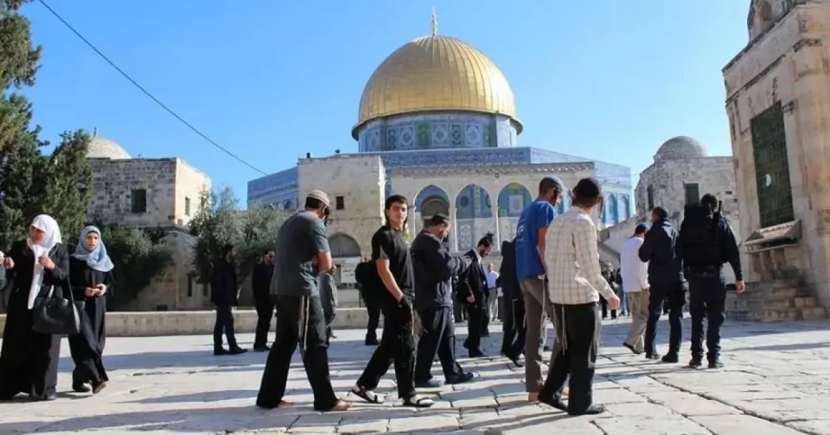 Dozens of settlers storm Al-Aqsa Mosque compound