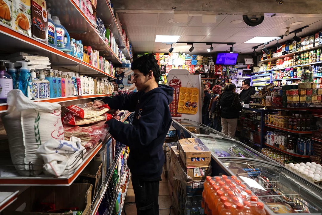 Shopkeepers, who traditionally support Iran’s regime, sparked the protests. Here’s why that’s significant Shopkeepers, who traditionally support Iran’s regime, sparked the protests. Here’s why that’s significant