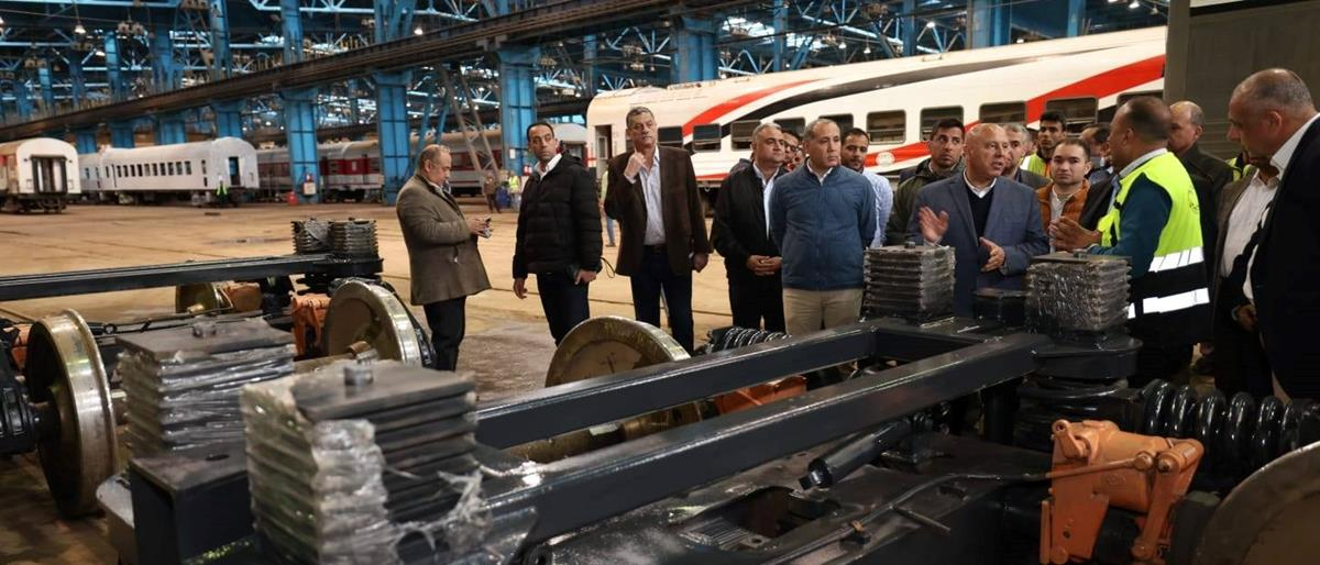 Transport min. inspects Kom Abu Radi railway workshops in Beni Suef