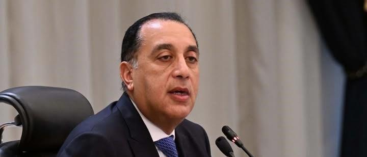 PM reviews economic situation amid regional tensions