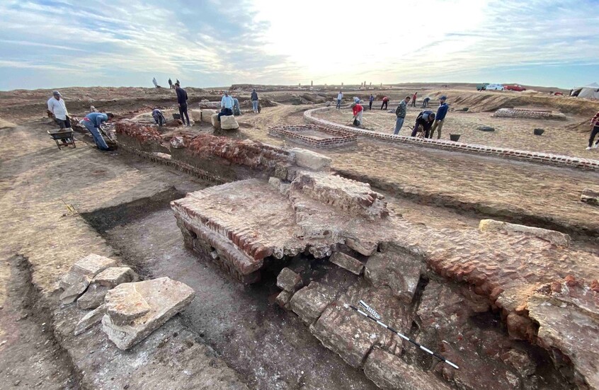 Photos: Egypt discovers massive sacred basin and temple in North Sinai Photos: Egypt discovers massive sacred basin and temple in North Sinai