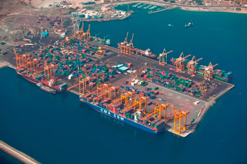 Attack on UAE&rsquo;s Khor Fakkan Port in Sharjah leaves 4 injured