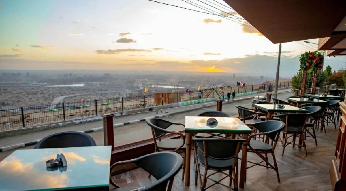 Egypt suspends new licenses for restaurants and cafes in four neighborhoods to protect heritage