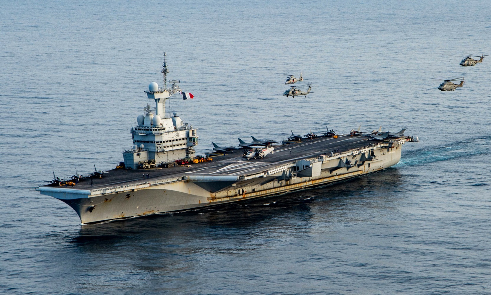 French aircraft carrier Charles de Gaulle heads towards Red Sea and the Gulf of Aden