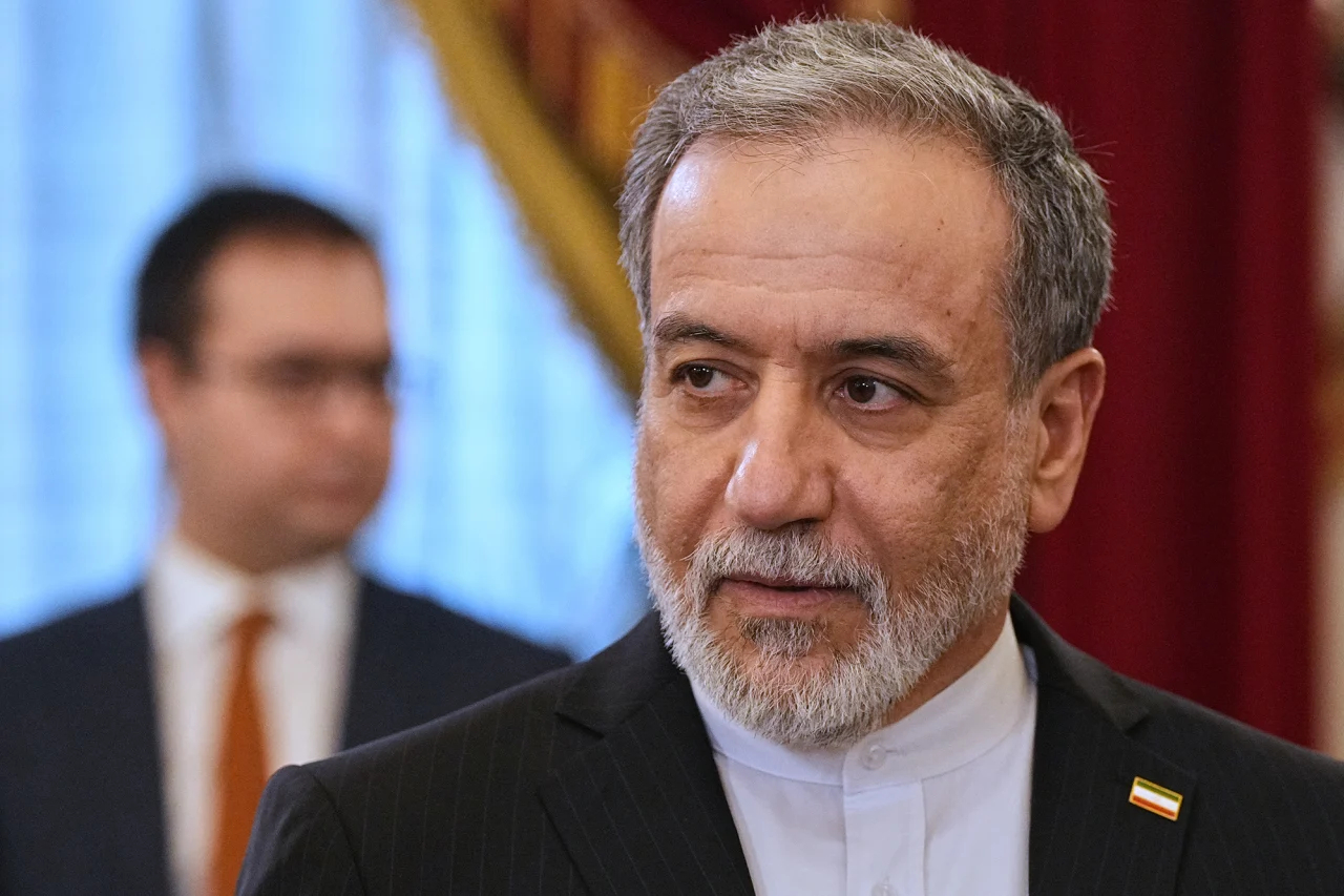 Iran&rsquo;s foreign minister demands release of citizens detained by Kuwait