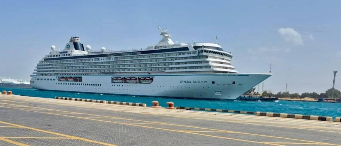 Suez Canal sees transit of one of world’s largest ships